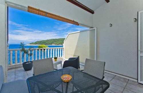 Milna Casa | Luxury Bellavista Amazing sea Holidays with Private Beach & Parking