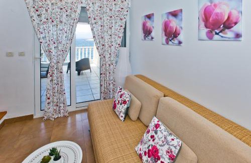 Milna Casa | Luxury Bellavista Amazing sea Holidays with Private Beach & Parking