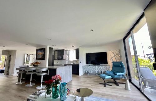 Beverly Grove Apartamento | Luxury Beverly Hills 24 Hour Security Home 2 Bedrooms Perfect Location