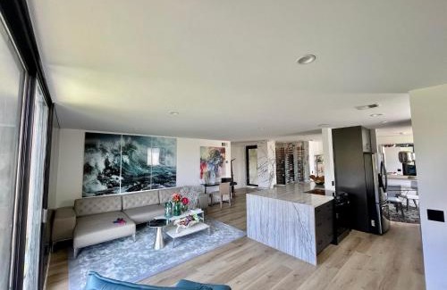 Beverly Grove Apartamento | Luxury Beverly Hills 24 Hour Security Home 2 Bedrooms Perfect Location