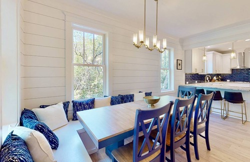 Bald Head Island Casa | Luxury BHI Retreat | Golf Views | 3 King Suites | BHI + Shoals Clubs | Dog Friendly | Kayaks
