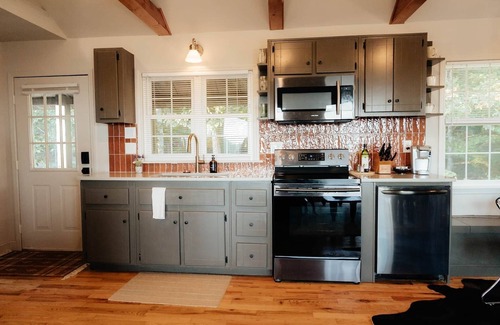 Menlo Casa | Luxury Bluff Cabin Hot Tub + Epic Mountain Views