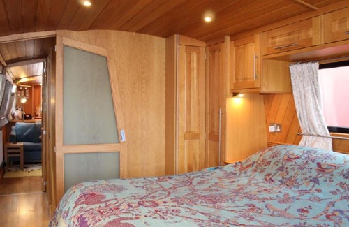 Alperton Otro | Luxury boats and moorings Ealing Road