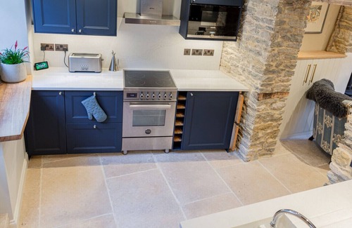 Malmesbury Casa | Luxury Bolthole in the Heart of the Cotswolds!