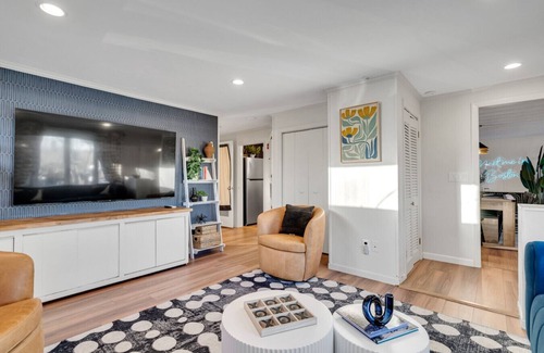 Framingham Casa | Luxury Boston Ranch –Sleeps 8|Pet+|Private pool