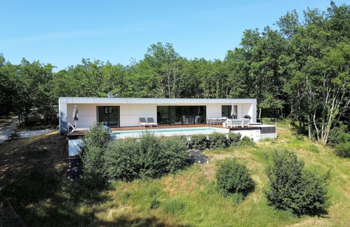 Lachapelle-Auzac Villa | Villa boutique de lujo con piscina privada y jacuzzi, diseño industrial