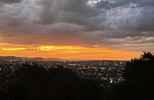 Northcliff Apartamento | Luxury Boutique Nature Stay! Northcliff - Sunset Views, Solar, Work, Pool