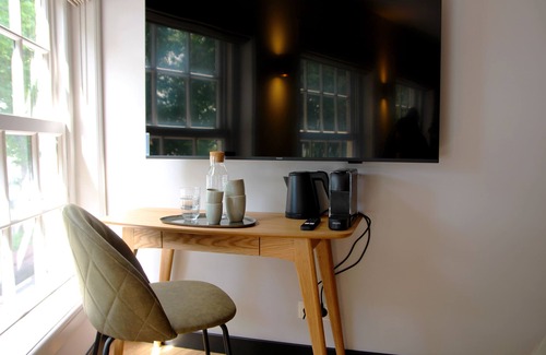 Medemblik Casa | Luxury boutique stay with sauna & jacuzzi on the harbor of Medemblik!