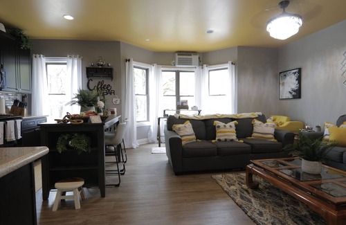 DeKalb Apartamento | Luxury Boutique Style 1 Bdrm Condo in Downtown Location
