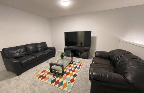 Beaumont Casa | Luxury Brand New 3-bedroom, 3-bathroom house in Beaumont, AB; 10 min from YEG