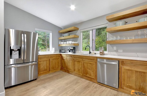 Alyeska Casa | Luxury brand new 4 Bed 5 Bath modern comtempary home
