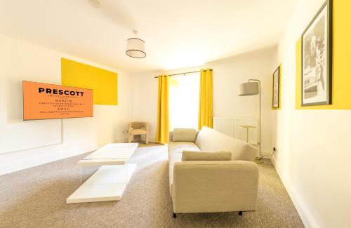 Bristol Apartamento | Luxury Breakfast at Tiffany's Theme with FREE PARKING by Prescott Apartments