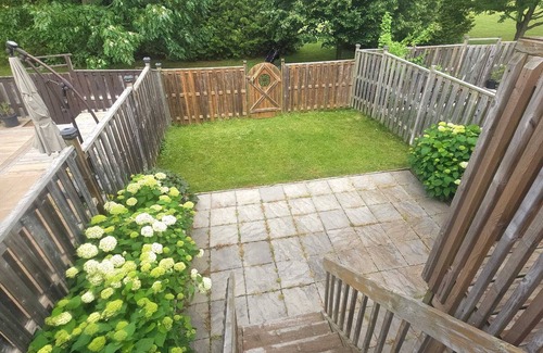 Breslau Casa | Luxury Breslau Retreat |Fenced yard |Steps to Park |Near Airport