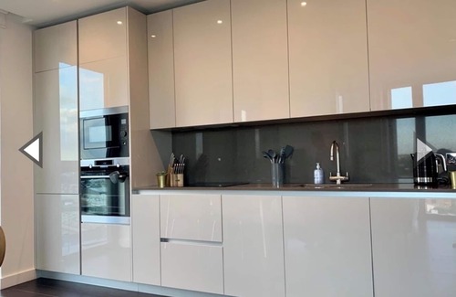 Tachbrook Apartamento | Luxury bright 2bd 2br apartment by American Embassy in Nine Elm Centre Zone1