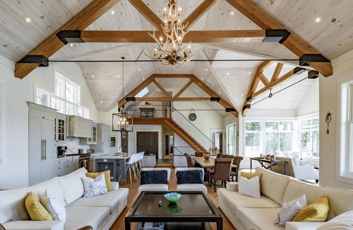 Rosseau Cabaña | Luxury Build with Boathouse, SW Views on Lake Rosseau. 5 bdrms! Tesla Charger!