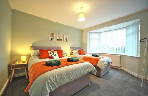 South Elmsall Apartamento | Luxury Bungalow, 3 bedrooms, 5 beds, sleeps 8, transport links, parking, Wi-Fi