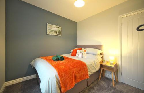 South Elmsall Apartamento | Luxury Bungalow, 3 bedrooms, 5 beds, sleeps 8, transport links, parking, Wi-Fi