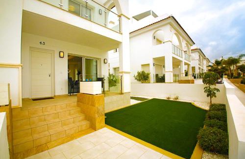 Quesada Apartamento | Luxury bungalow Allegra 43 with AC and Pool