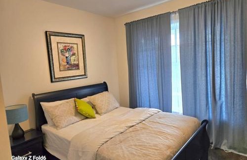 Thorold Apartamento | Luxury bungalow in Thorold near Niagara falls