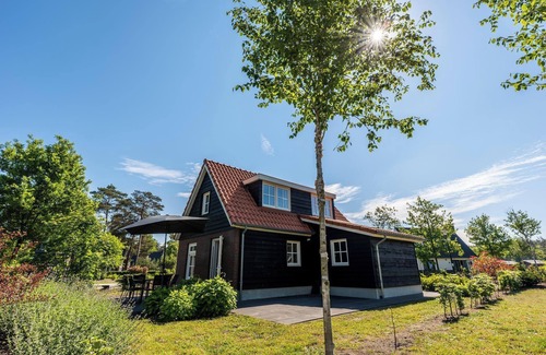 Lochem Casa | Luxury bungalow with dishwasher and box spring beds