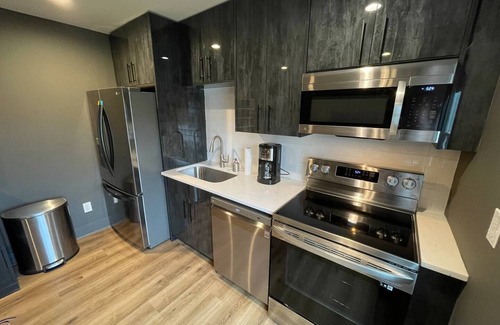 Carrollton Casa | Luxury By Downtown Train Depot