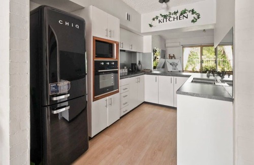 Wagga Wagga Apartamento | Luxury by the Lagoon - Water Views, 3 Mins to CBD
