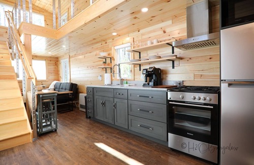 Cavendish Cabina | Luxury Cabin #3 Hot Tub, Kayaks, Paddle Boards, Private Fire Pit