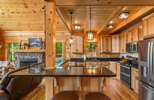 Vein Mountain Cabina | Hummingbird Hill-Big Mountain Views