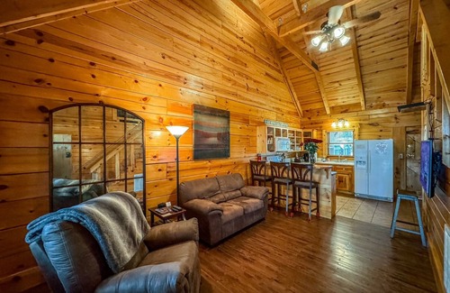 Bismarck Cabina | Luxury cabin getaway on a 40 acre retreat