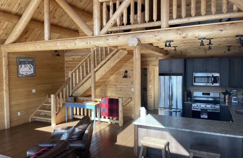 Gilead Cabina | Luxury Cabin nr Sunday River: Mtn Views, Hot Tub, Fire Pit: Ski Hike ATV Foliage