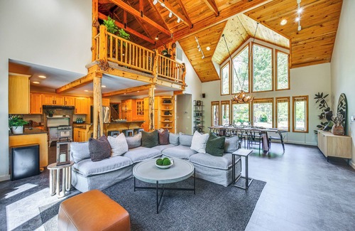 Naches Cabina | Luxury Cabin on Naches River, Near Mount Rainier!