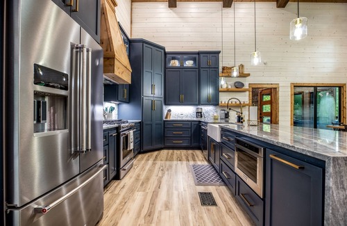 Broken Bow Cabina | Luxury Cabin Private Pond 3k sqft Covered Deck