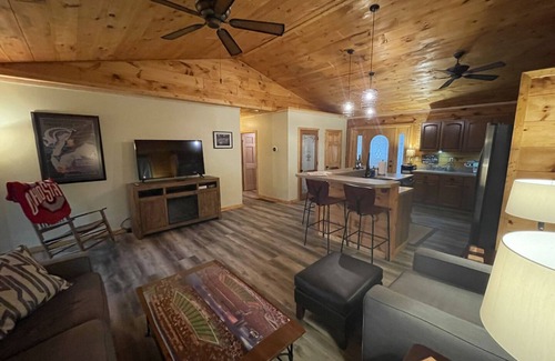 Logan Cabina | Lujoso-Cavalier Cabin-Vista al bosque-Cabaña-Baño Privado