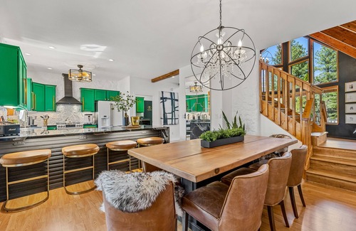 Munds Park Cabina | Luxury Cabin with Hot Tub, Bunk Room and amazing Outdoor Space!