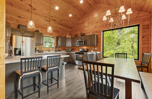 Zoe Cabina | Luxury Cabin with Rustic Elegance
