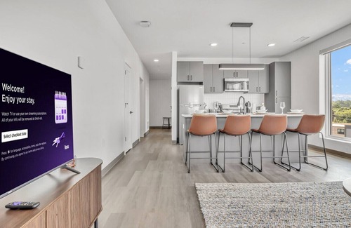 University Circle Apartamento | Luxury & Calming 2BR | Cleveland Clinic
