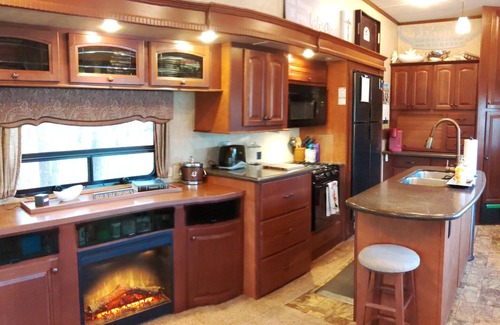 Micanopy Casa | Luxury camping on horse farm in Reddick