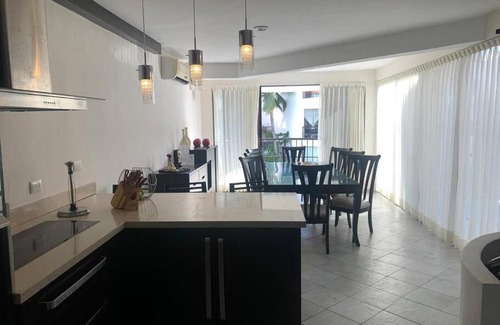 Zona Hotelera Villa | Luxury Cancun Villa at Hotel Zone