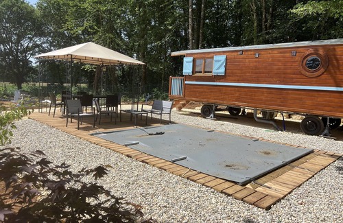 Journiac Cabina | Remolque de lujo para 6 personas - con piscina privada