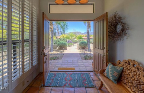 Carefree Rolling Hills Casa | Luxury Carefree Santa Fe View House On An Acre.