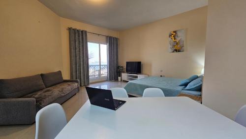Bab Al Bahr Apartamento | Luxury casino & beach studio