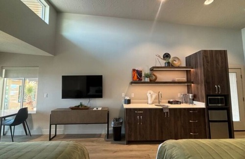 La Verkin Casa | Luxury Casita, near Zion National Park