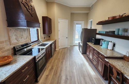 Adairsville Otro | Luxury Castle at Kingston