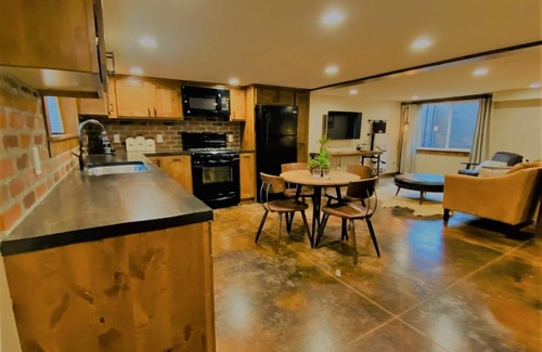 Wenatchee Apartamento | Luxury Cellar Apartment with Private Patio and Hot Tub