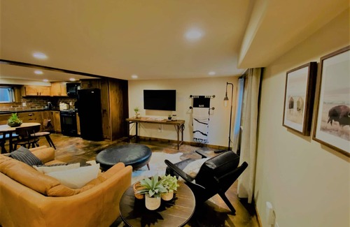 Wenatchee Apartamento | Luxury Cellar Apartment with Private Patio and Hot Tub