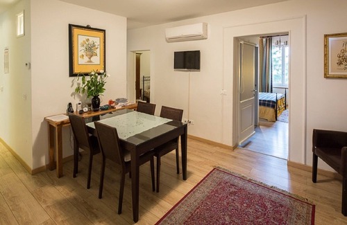 Santissima Annunziata Apartamento | Apartamento central de lujo. Terraza con vistas a toda Florencia. Levantar. Wi-Fi gratis. C.A.