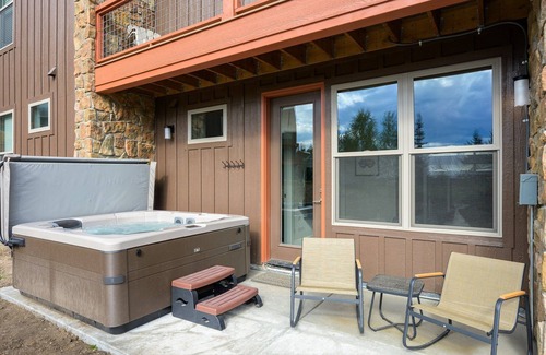 Rendezvous Casa | Luxury Chalet 9 I Private Hot Tub I Great Views I Best Price I Discounted Attractions