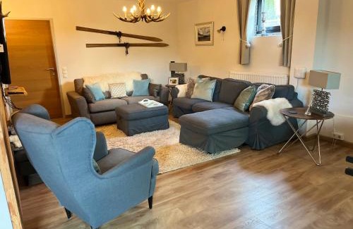 Tamsweg Casa | Luxury Chalet Suite suitable for 4 Guests, Living Room, Kitchen and Games Room