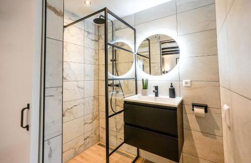 Delft Casa | Luxury City Center Studio