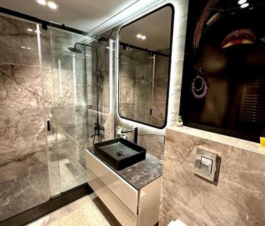 Riscani Apartamento | Luxury City-Centric Apartment for Booking